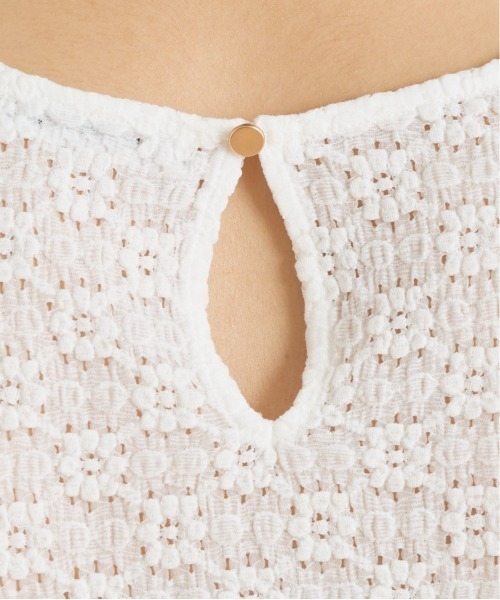 natural couture（ナチュラルクチュール）の「素材感で魅せる！ぽこぽこフラワーカットレーストップス（Tシャツ/カットソー・レディース・オフホワイト/ブラック/サックスブルー・FREE）」の22枚目の写真