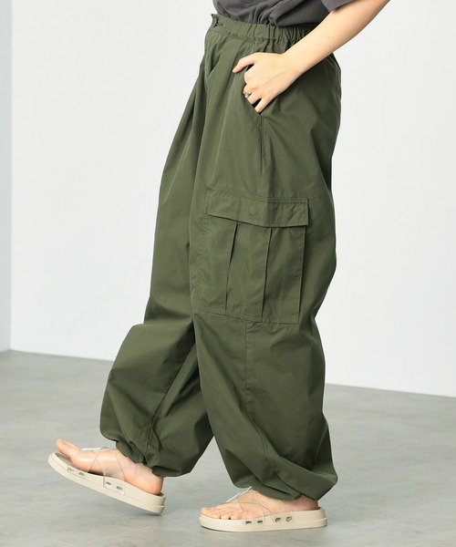 Alpha Industries(アルファインダストリーズ)の「M-51 バルーンワイドカーゴカラーパンツ(カーゴパンツ・レディース・ホワイト/ベージュ/オリーブ・SMALL/MEDIUM)」の15枚目の写真