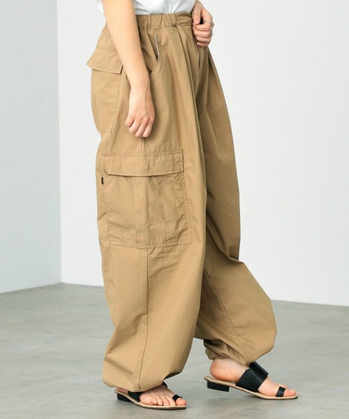 Alpha Industries(アルファインダストリーズ)の「M-51 バルーンワイドカーゴカラーパンツ(カーゴパンツ・レディース・ホワイト/ベージュ/オリーブ・SMALL/MEDIUM)」の22枚目の写真