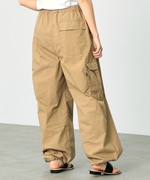 Alpha Industries(アルファインダストリーズ)の「M-51 バルーンワイドカーゴカラーパンツ(カーゴパンツ・レディース・ホワイト/ベージュ/オリーブ・SMALL/MEDIUM)」の11枚目の写真