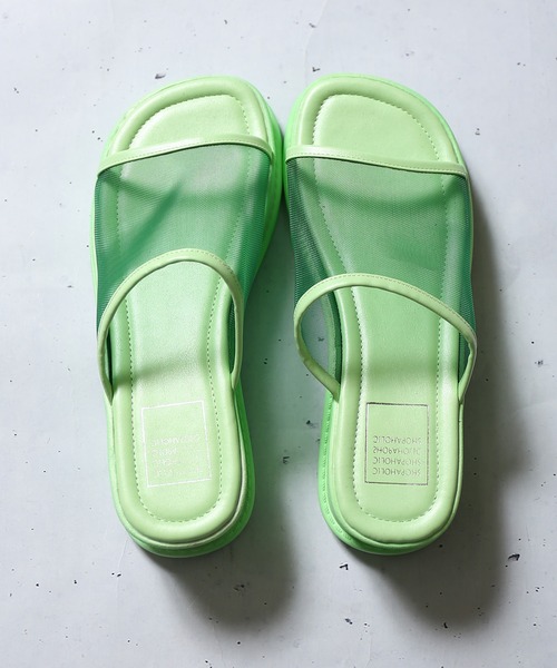 SPINNS（スピンズ）の「カラーミュールサンダル（サンダル・レディース・ホワイト/ブラック/パープル/グリーン・M/L）」の14枚目の写真