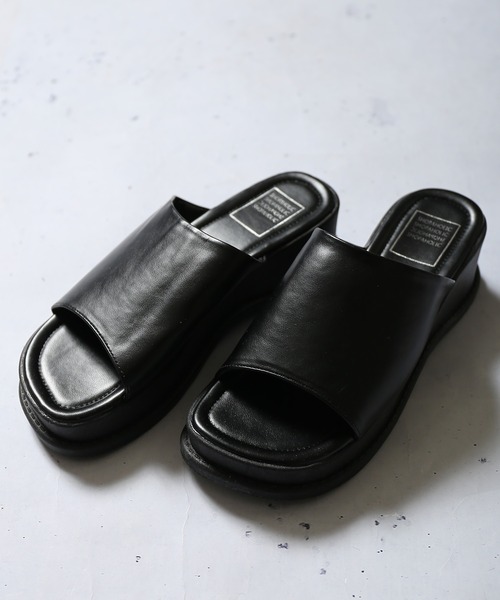 SPINNS（スピンズ）の「カラーミュールサンダル（サンダル・レディース・ホワイト/ブラック/パープル/グリーン・M/L）」の16枚目の写真