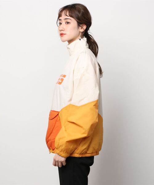 Guess（ゲス）の「Angela Wind Jacket（ナイロンジャケット・レディース・オレンジ・SMALL/X-SMALL/MEDIUM）」の6枚目の写真