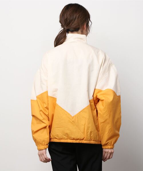 Guess（ゲス）の「Angela Wind Jacket（ナイロンジャケット・レディース・オレンジ・SMALL/X-SMALL/MEDIUM）」の7枚目の写真