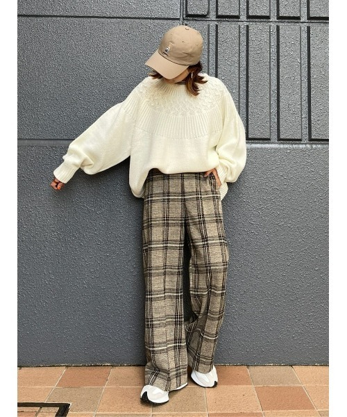 ベージュとホワイトのチェックキャップ Right-on（ライトオン）の「刺繍キャップ（キャップ）」 - WEAR