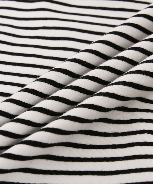 ADAM ET ROPE'(アダムエロペ)の「【一部直営店舗・WEB限定】フロントボタンパフスリーブTEE(Tシャツ/カットソー・レディース・ホワイト/ブラック/ブラック系その他・FREE)」の5枚目の写真