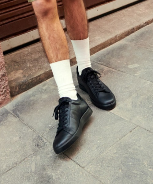 ECCO(エコー)の「エコー ストリート ライト M(スニーカー・メンズ・ブラック・44/40/39/41/42/43/45)」の4枚目の写真