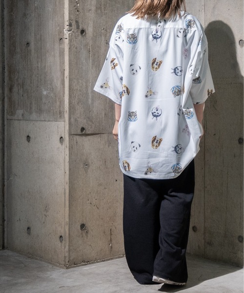JOHN'S CLOSET(ジョンズクローゼット)の「【13】総柄オープンカラービッグシャツH/S(シャツ/ブラウス・メンズ・ブラック/ホワイト・MEDIUM/LARGE)」の15枚目の写真