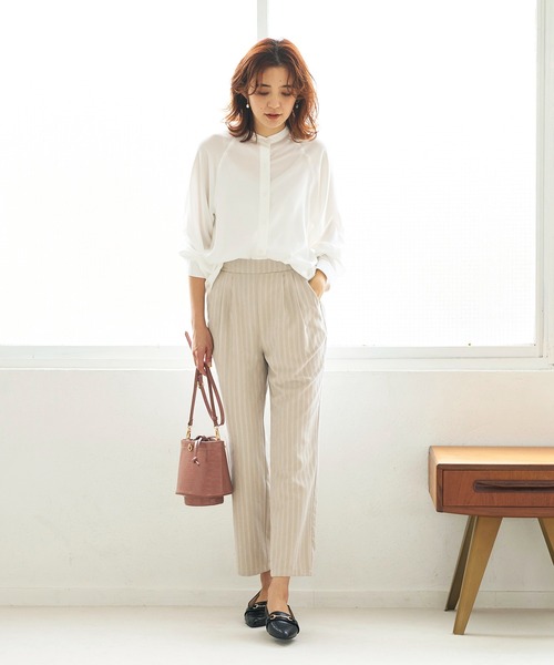 GeeRA(ジーラ)の「バックフリルブラウス(シャツ/ブラウス・レディース・オフホワイト/ライトグリーン・MEDIUM/LARGE)」の4枚目の写真