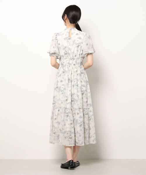 one after another NICE CLAUP(ワンアフターアナザーナイスクラップ)の「水彩花柄シャーリングワンピース(ワンピース・レディース・ピンク系その他/ブルー系その他/オレンジ系その他・FREE)」の11枚目の写真