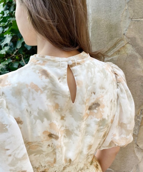 one after another NICE CLAUP(ワンアフターアナザーナイスクラップ)の「水彩花柄シャーリングワンピース(ワンピース・レディース・ピンク系その他/ブルー系その他/オレンジ系その他・FREE)」の22枚目の写真