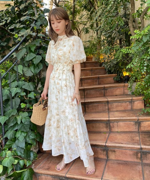 one after another NICE CLAUP(ワンアフターアナザーナイスクラップ)の「水彩花柄シャーリングワンピース(ワンピース・レディース・ピンク系その他/ブルー系その他/オレンジ系その他・FREE)」の5枚目の写真