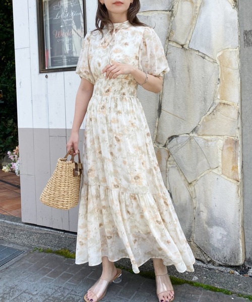 one after another NICE CLAUP(ワンアフターアナザーナイスクラップ)の「水彩花柄シャーリングワンピース(ワンピース・レディース・ピンク系その他/ブルー系その他/オレンジ系その他・FREE)」の6枚目の写真