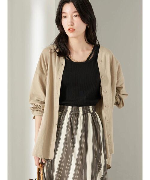 earth music&ecology（アースミュージックアンドエコロジー）の「麻混バックギャザードルマンブラウス(無地)（シャツ/ブラウス・レディース・グレイッシュベージュ/グリーン系その他3/オフホワイト・FREE）」の4枚目の写真