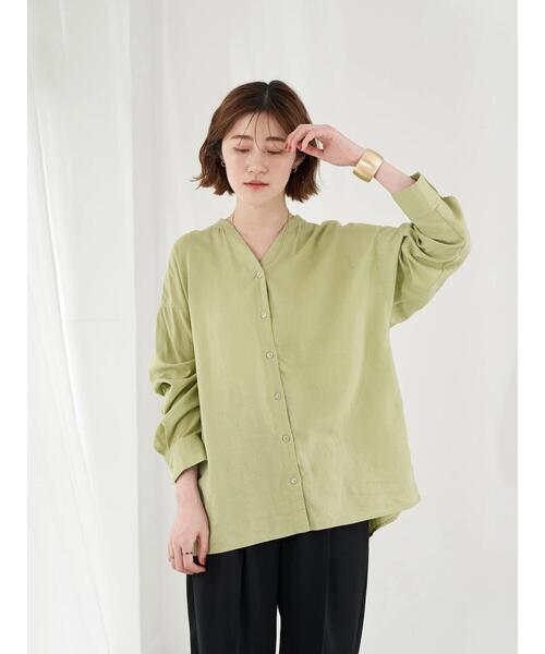earth music&ecology（アースミュージックアンドエコロジー）の「麻混バックギャザードルマンブラウス(無地)（シャツ/ブラウス・レディース・グレイッシュベージュ/グリーン系その他3/オフホワイト・FREE）」の21枚目の写真