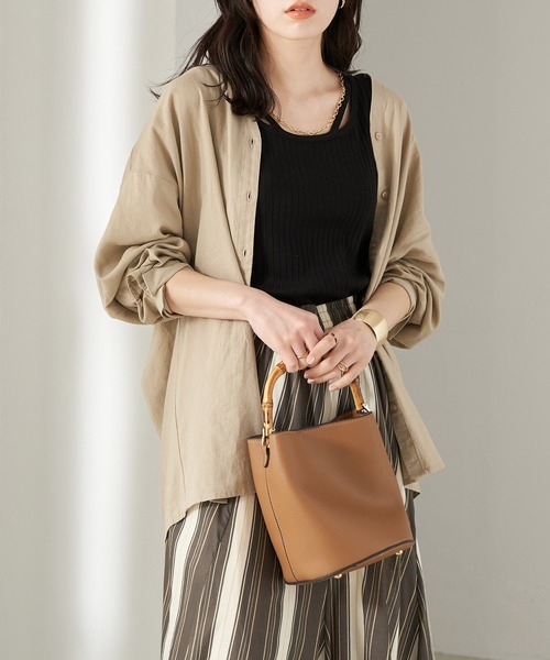 earth music&ecology（アースミュージックアンドエコロジー）の「麻混バックギャザードルマンブラウス(無地)（シャツ/ブラウス・レディース・グレイッシュベージュ/グリーン系その他3/オフホワイト・FREE）」の3枚目の写真