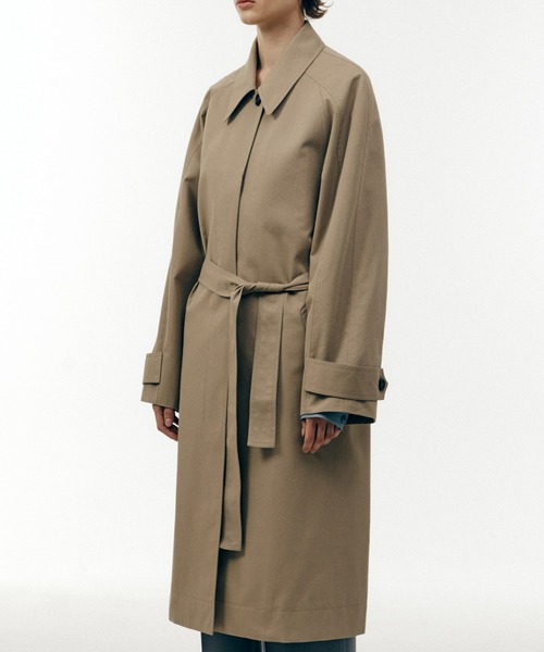 LOW CLASSIC（ロウ　クラシック）の「NEW ARMHOLE TRENCH COAT（トレンチコート・レディース・ベージュ・S/M）」の2枚目の写真