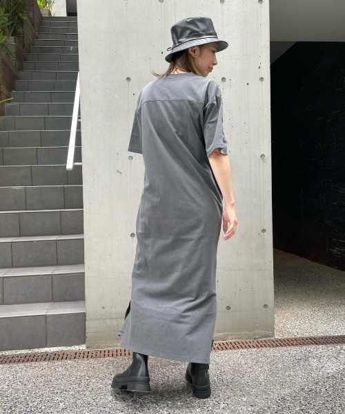 allureville（アルアバイル）の「ピグメントロゴラガーTワンピース（ワンピース・レディース・チャコールグレー/オフホワイト・2）」の16枚目の写真