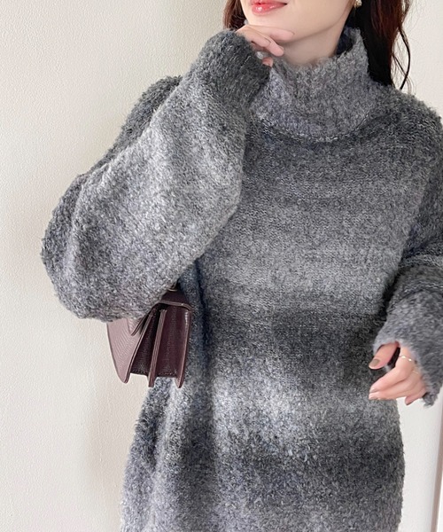 emi+（エミプラス）の「グラデーションカラー ハイネック ニットプルオーバー（ニット/セーター・レディース・パープル/ブラウン/グレー/ブルー・FREE）」の2枚目の写真