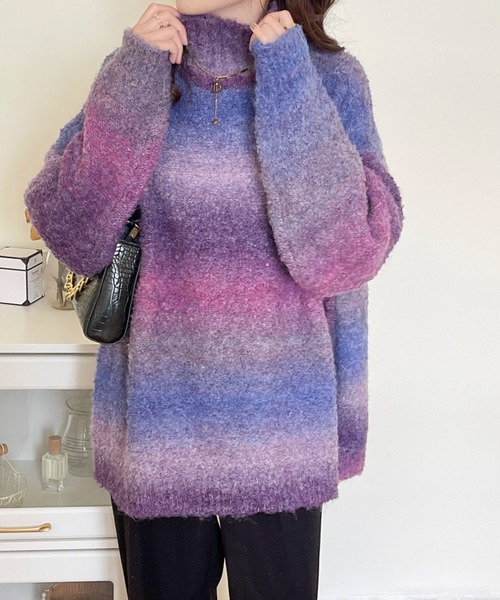 emi+（エミプラス）の「グラデーションカラー ハイネック ニットプルオーバー（ニット/セーター・レディース・パープル/ブラウン/グレー/ブルー・FREE）」の6枚目の写真