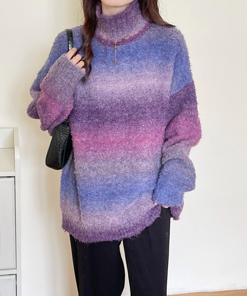 emi+（エミプラス）の「グラデーションカラー ハイネック ニットプルオーバー（ニット/セーター・レディース・パープル/ブラウン/グレー/ブルー・FREE）」の7枚目の写真