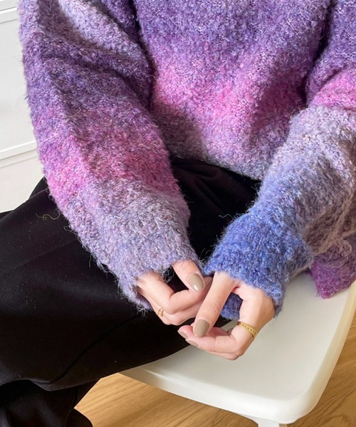 emi+（エミプラス）の「グラデーションカラー ハイネック ニットプルオーバー（ニット/セーター・レディース・パープル/ブラウン/グレー/ブルー・FREE）」の12枚目の写真