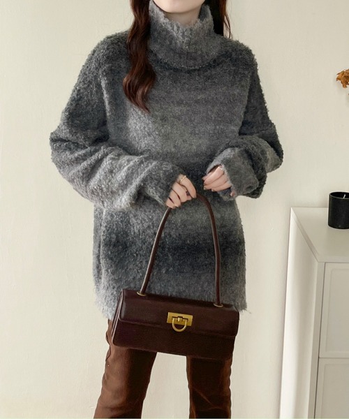 emi+（エミプラス）の「グラデーションカラー ハイネック ニットプルオーバー（ニット/セーター・レディース・パープル/ブラウン/グレー/ブルー・FREE）」の14枚目の写真