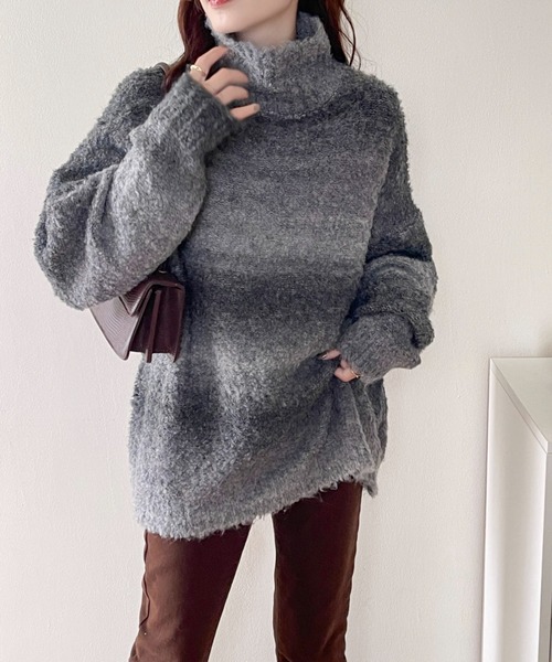 emi+（エミプラス）の「グラデーションカラー ハイネック ニットプルオーバー（ニット/セーター・レディース・パープル/ブラウン/グレー/ブルー・FREE）」の17枚目の写真