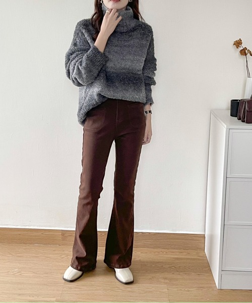 emi+（エミプラス）の「グラデーションカラー ハイネック ニットプルオーバー（ニット/セーター・レディース・パープル/ブラウン/グレー/ブルー・FREE）」の19枚目の写真