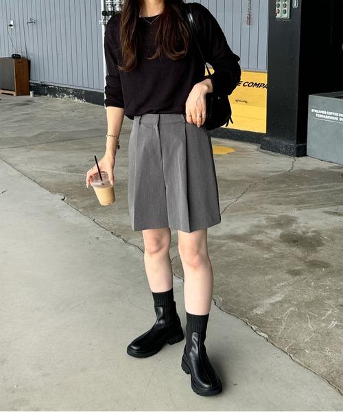 LE MORE（リモア）の「ハイウエストタックショートパンツ（その他パンツ・レディース・グレー/ブラック・FREE）」の9枚目の写真