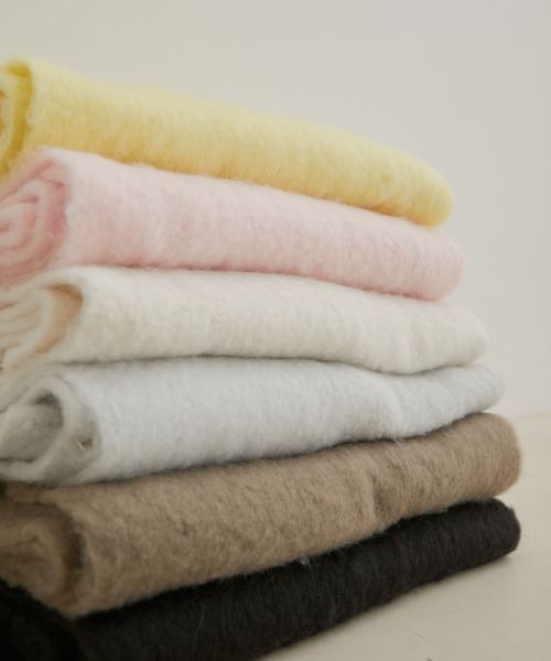 VIS(ビス)の「リサイクルポリふわふわ太フリンジマフラー(マフラー・レディース・ブラック/ライトグレー/キナリ/ブラウン系その他3/ピンク/イエロー・FREE)」の20枚目の写真