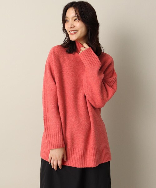 ITS'DEMO（イッツデモ）の「【程よい厚み/柔らかタッチ】サイドスリットプルオーバー（ニット/セーター・レディース・オフホワイト/ブルー/レッド系1/ライトパープル・00）」の4枚目の写真