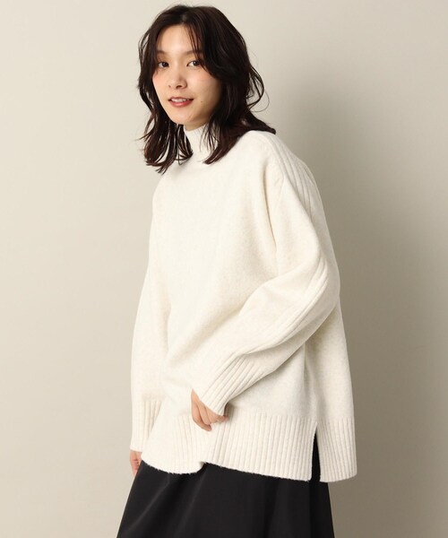 ITS'DEMO（イッツデモ）の「【程よい厚み/柔らかタッチ】サイドスリットプルオーバー（ニット/セーター・レディース・オフホワイト/ブルー/レッド系1/ライトパープル・00）」の5枚目の写真