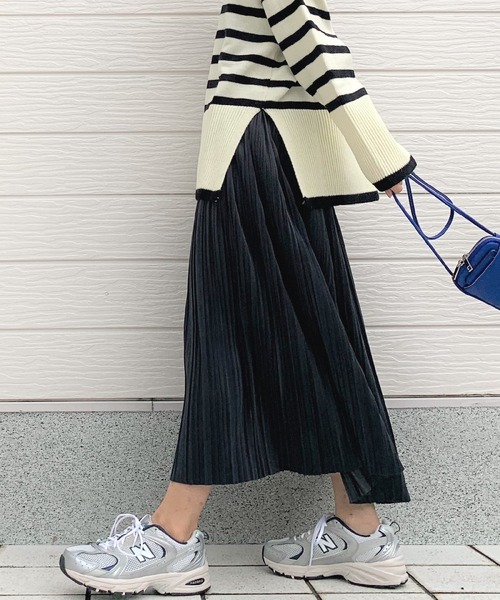 Q（キュー）の「ベロアプリーツスカート（スカート・レディース・カーキ/グレー・MEDIUM）」の9枚目の写真