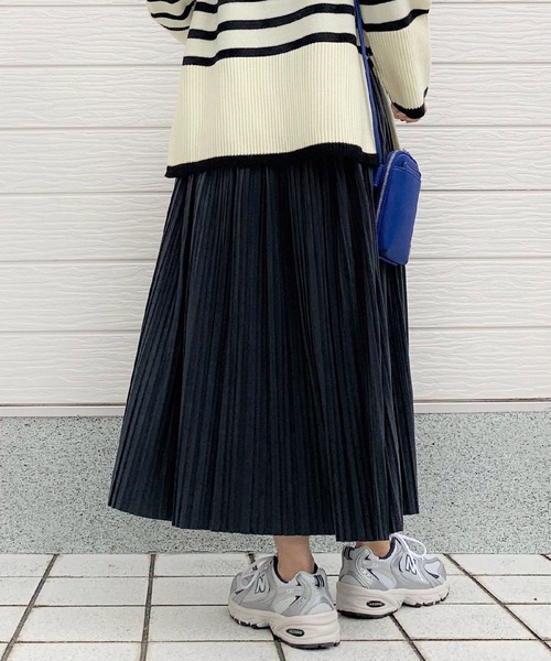 Q（キュー）の「ベロアプリーツスカート（スカート・レディース・カーキ/グレー・MEDIUM）」の10枚目の写真