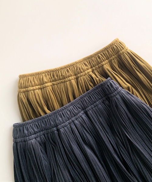 Q（キュー）の「ベロアプリーツスカート（スカート・レディース・カーキ/グレー・MEDIUM）」の6枚目の写真