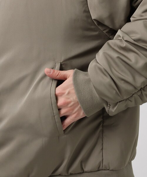 tk.TAKEO KIKUCHI（ティーケータケオキクチ）の「◆ギャザービッグMA-1（ミリタリージャケット・メンズ・ブラック/ベージュ・88/66）」の6枚目の写真