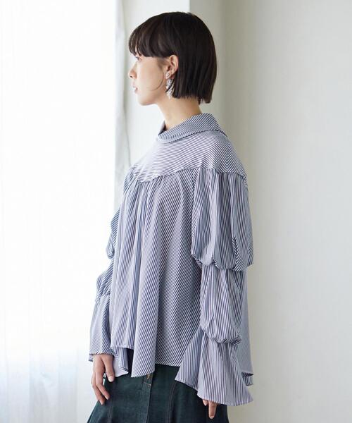 23SS✨LANVIN en Bleu ドレープスリーブロールネック ブラウス LANVIN en Bleu（ランバンオンブルー）の「ドレープスリーブ