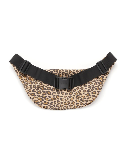 KELTY（ケルティ）の「【500mlペットボトル収納可】 総柄ミニファニー（ボディーバック）（ボディバッグ/ウエストポーチ・レディース・グレー/レオパード/ベージュ/ブラック/ブルー・FREE）」の10枚目の写真