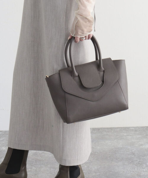 fredy emue（フレディエミュ）の「【maison vert/メゾンヴェール】フラップハンドバッグ（トートバッグ・レディース・ブラック/グレイッシュベージュ・FREE）」の2枚目の写真