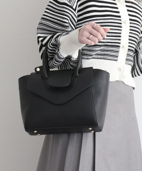 fredy emue（フレディエミュ）の「【maison vert/メゾンヴェール】フラップハンドバッグ（トートバッグ・レディース・ブラック/グレイッシュベージュ・FREE）」の4枚目の写真