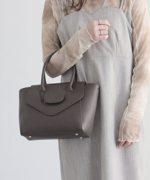 fredy emue（フレディエミュ）の「【maison vert/メゾンヴェール】フラップハンドバッグ（トートバッグ・レディース・ブラック/グレイッシュベージュ・FREE）」の10枚目の写真