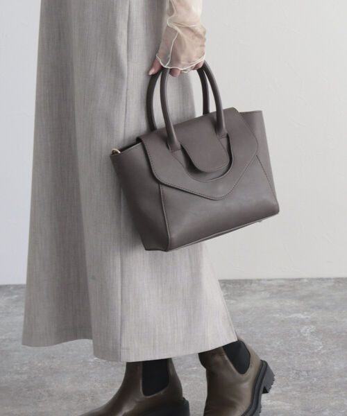 fredy emue（フレディエミュ）の「【maison vert/メゾンヴェール】フラップハンドバッグ（トートバッグ・レディース・ブラック/グレイッシュベージュ・FREE）」の11枚目の写真