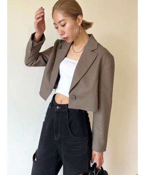 EMODA（エモダ）の「ショートケルシージャケット（テーラードジャケット・レディース・ベージュ/ブラック/グレー・FREE）」の3枚目の写真