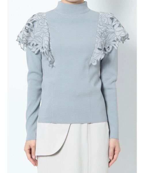 LAGUNAMOON（ラグナムーン）の「フリルエンブロイダリーニットプルオーバー（ニット/セーター・レディース・ブラック/アイボリー/ブルー・FREE）」の11枚目の写真