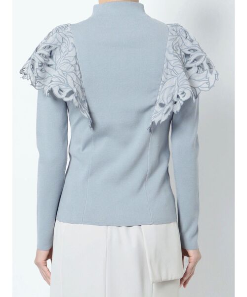 LAGUNAMOON（ラグナムーン）の「フリルエンブロイダリーニットプルオーバー（ニット/セーター・レディース・ブラック/アイボリー/ブルー・FREE）」の13枚目の写真