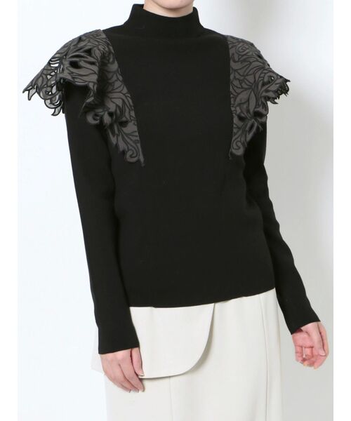 LAGUNAMOON（ラグナムーン）の「フリルエンブロイダリーニットプルオーバー（ニット/セーター・レディース・ブラック/アイボリー/ブルー・FREE）」の21枚目の写真