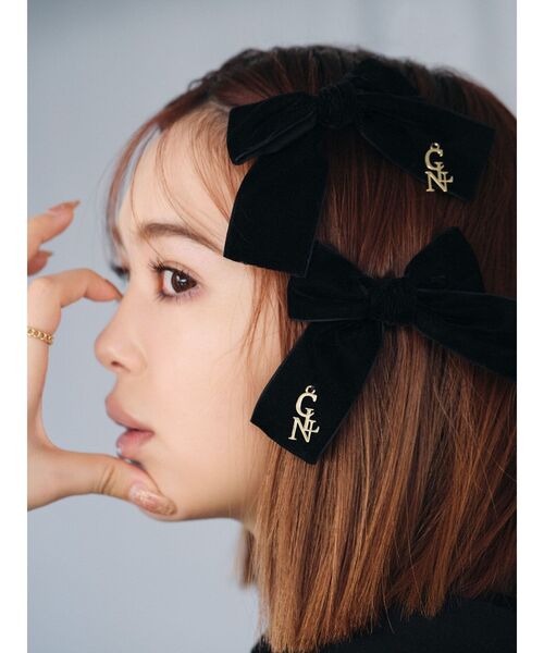 CALNAMUR(カルナムール)の「チャーム付きリボンヘアアクセセット(バレッタ/ヘアクリップ・レディース・ブラック・FREE)」の7枚目の写真