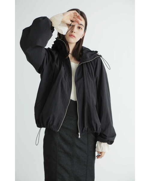 JILL STUART(ジルスチュアート)の「◆ギャザーナイロンブルゾン(ブルゾン・レディース・ブラック/ブルー・SMALL/MEDIUM)」の17枚目の写真