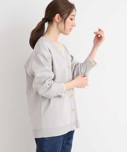 SHOO・LA・RUE(シューラルー)の「◆もちっと軽い!スポンディッシュVネックカーディガン(カーディガン/ボレロ・レディース・ピンク系/ナチュラル/ブラック/グリーン・00)」の21枚目の写真